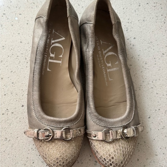 AGL Attilio Giusti Leombruni Brigita Tan Flats
Nude Leather Patent Size 6.5 - Picture 9 of 16